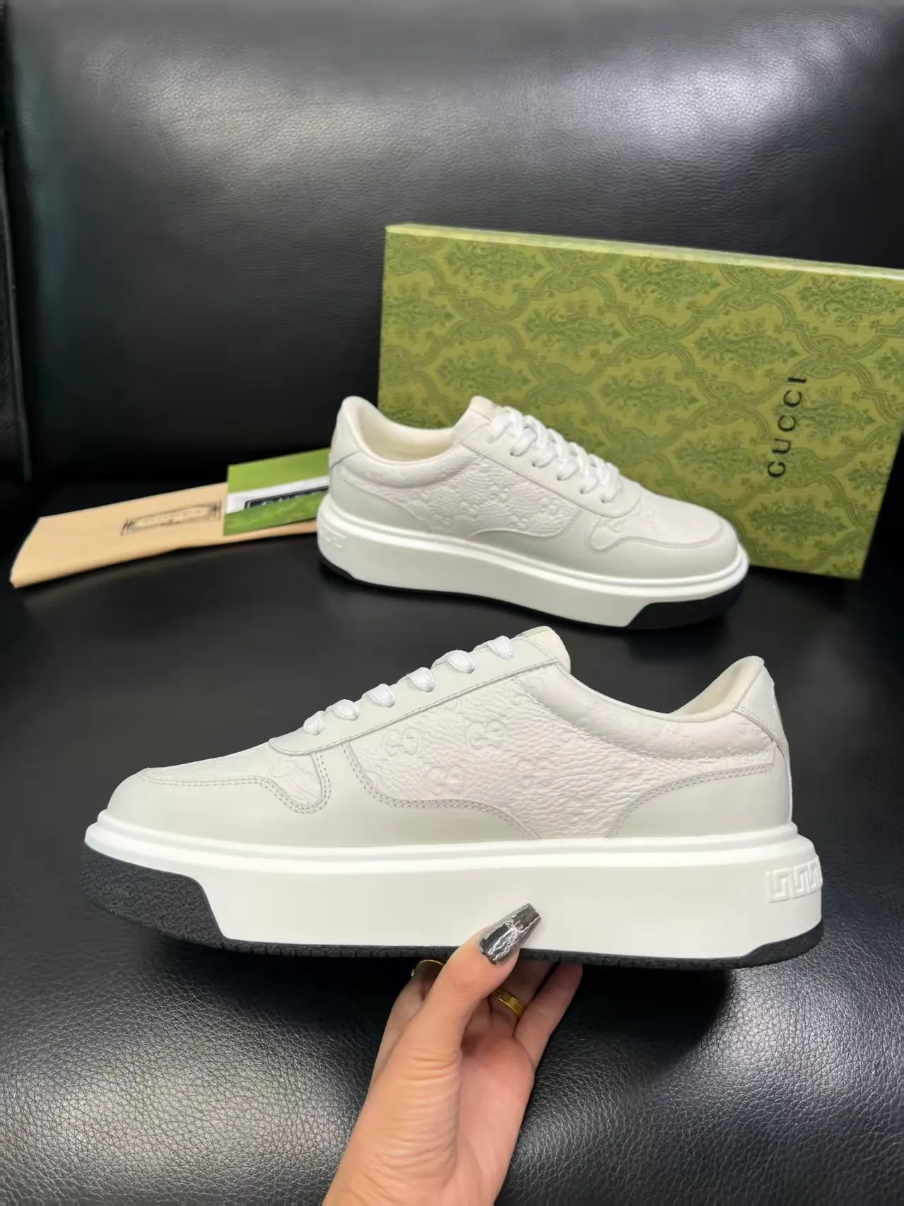 P460 new men's shoes GUCCI [Lightning] latest shoes are shipped. Original quality, fashionable, made of special materials, sheepskin lining, brand new packaging. The foot feels super comfortable and the workmanship is impeccable. Size: Male 38-45, No. 058
